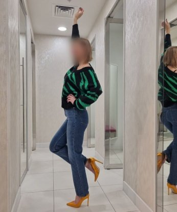 У меня есть множество способностей и умений, которыми я готова тебя порадовать. Живу в самом сердце Москвы и приглашаю тебя в свое уютное гнездышко. Фото в моем профиле подтверждают мою красоту и сексуальность. У меня имеются положительные отзывы от довольных клиентов. 🌟
Наши встречи остаются конфиденциальными, а моменты сближения - запоминающимися. Я гарантирую, что ты уйдешь от меня с улыбкой на лице и желанием вернуться снова. Разнообразие моих услуг оставляет место для фантазий и экспериментов. Позволь мне воплотить твои самые сокровенные желания в реальность. Не упусти возможность познакомиться со мной и испытать нежность и страсть в Москве. 💋 Анна
